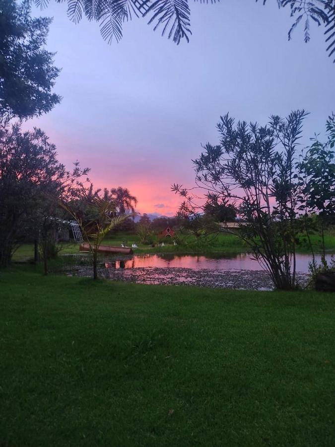 Pousada Areias Do Embau Guarda do Embaú Екстериор снимка